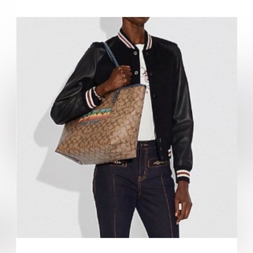 Coach Signature Canvas City Tote Bag - Reversible - Picture 5 of 5